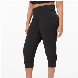 Lululemon Align joggers crop 23”